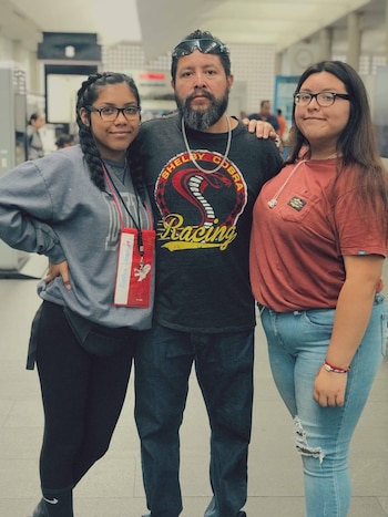 Gustavo Lavariega narró las dificultades se ser padre a la distancia y mantener la comunicación con sus hijas en Estados Unidos. (Facebook/ Deportados Unidos en lka Lucha)