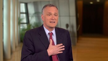 Renunció el jefe de los