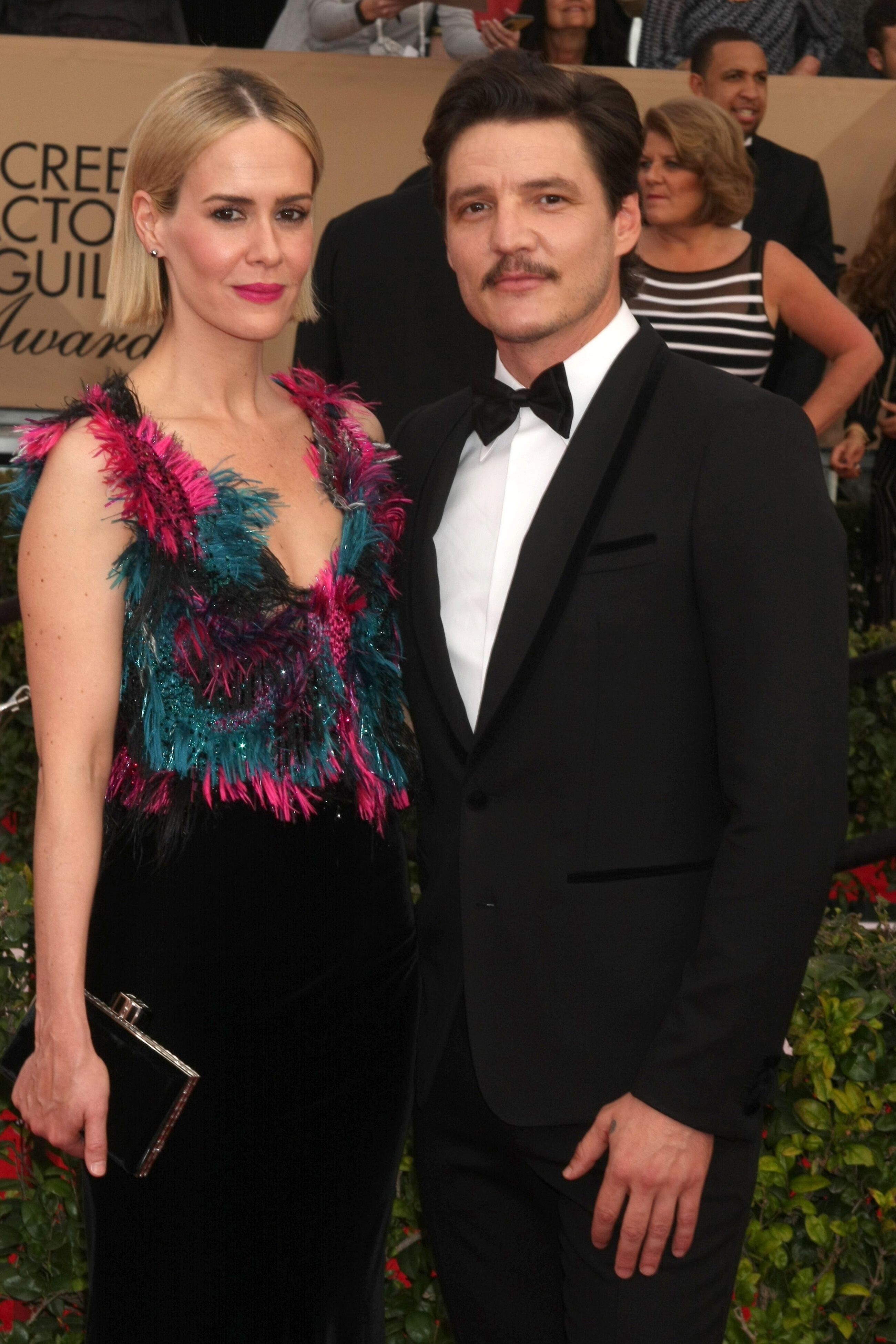Vanity Fair destaca la confianza, la admiración y la solidaridad mutuas entre Pedro Pascal y Sarah Paulson, ejemplos de acompañamiento en el mundo artístico (© Kathy Hutchins/Newscom via ZUMA Press)
