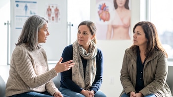 Cambios del corazón tras la menopausia: por qué suben el colesterol, la presión y la grasa abdominal y cómo revertir