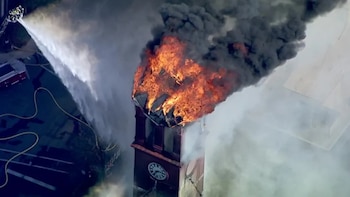 Un incendio dejó en ruinas a un edificio histórico de Georgia y genera emergencia judicial