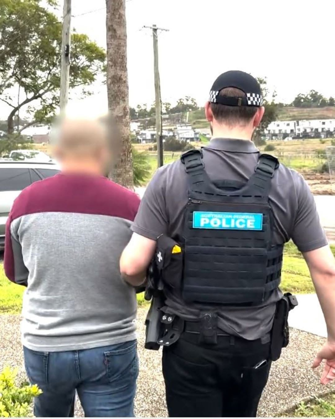 Este martes 16 de junio, un hombre de 49 años y su hijo, de 25, comparecieron ante la justicia australiana por el cargamento de más de 200 kilos de metanfetamina. (Crédito: Policía Federal Australiana)