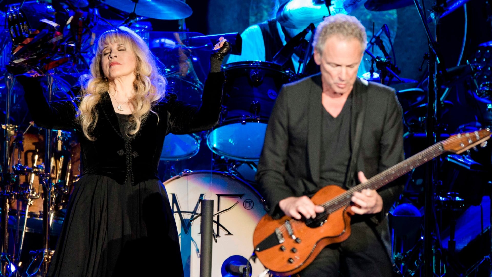 El ataque a Lindsey Buckingham en Santa Mónica involucró a una mujer que le arrojó una sustancia desconocida, aunque el artista no resultó herido (EFE/Ferdy Damman)