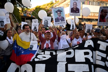 Familiares de venezolanos detenidos sostienen