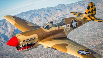 Dan Friedkin colecciona aviones de