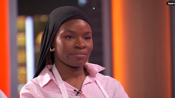 Una concursante musulmana de ‘MasterChef 14’ provoca indignación tras utilizar mal el cerdo: “No te puedo permitir que maltrates el producto“