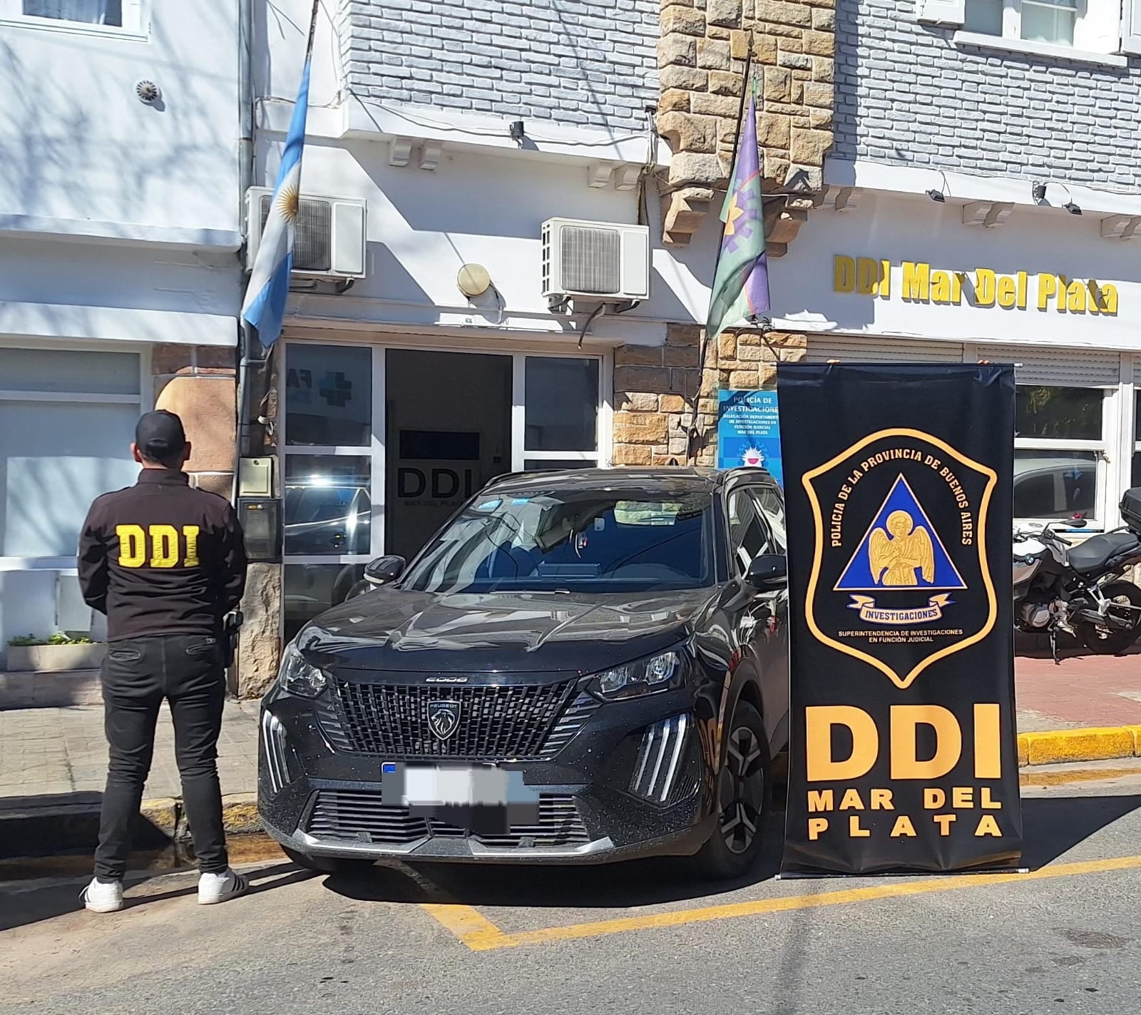 También se secuestró el auto que la banda habría utilizado para fugarse