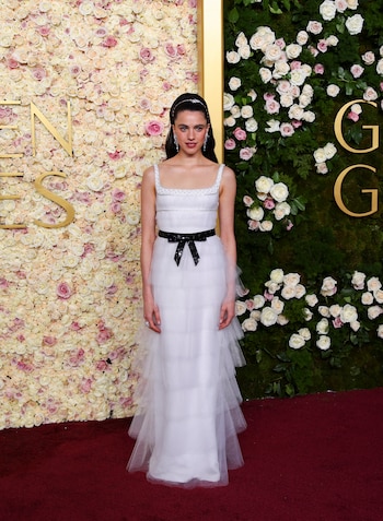 Margaret Qualley opta por tul