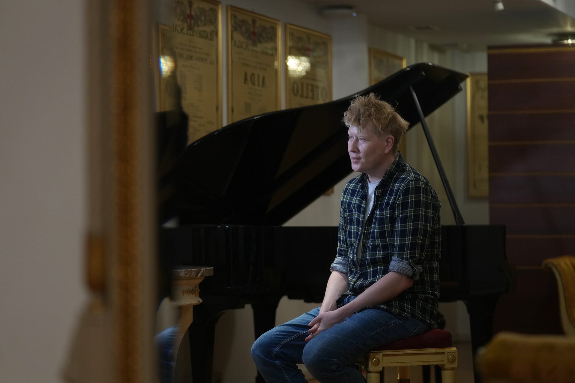 El icónico teatro italiano inaugura su temporada lírica con la ópera rusa que desafió a la censura soviética, en una función que promete emociones fuertes y la presencia de celebridades y figuras políticas (Crédito: AP)