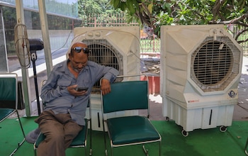 Nueva Delhi recurre a carpas climatizadas para combatir su día más caluroso con 45 grados
