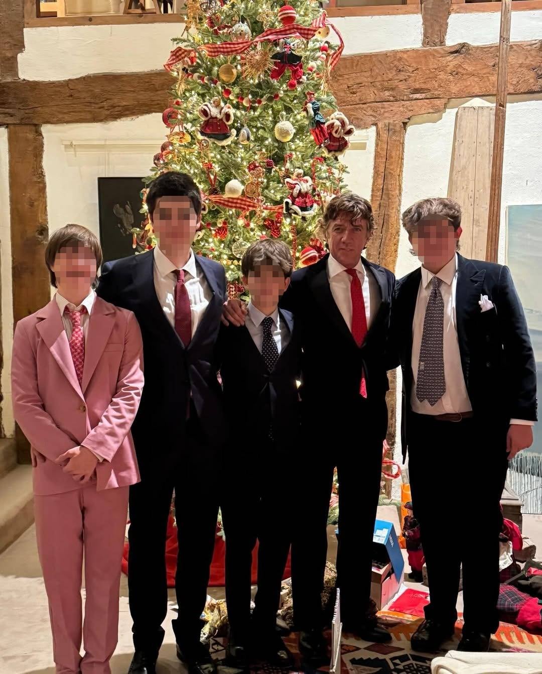 Colate junto a su hijo, Andrea, y sus sobrinos, en Navidad (Instagram / @colatenicolas)