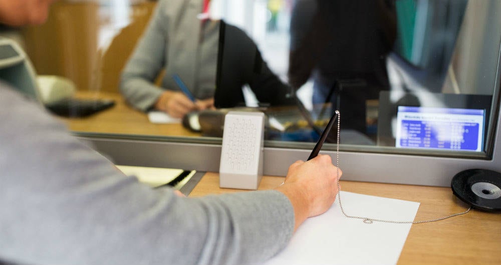 La regularización comienza con la revisión de quién figura como propietario del inmueble en los Registros Públicos. Foto: Tributa Consultores