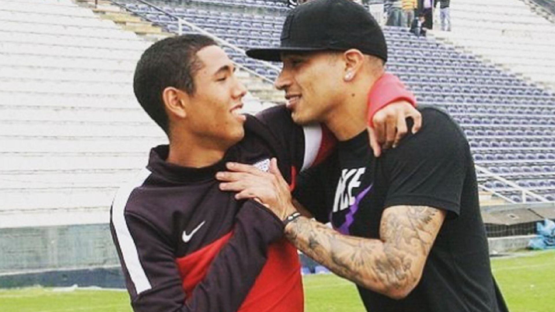 En medio del revuelo, Paolo Guerrero dio su bendición. El delantero considera que Peña tiene todo para rendir con la camiseta blanquiazul y lo quiere como compañero. (Facebook)