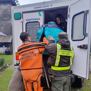 Desplegaron un operativo para rescatar a un poblador de 100 años que vive frente al volcán Lanin