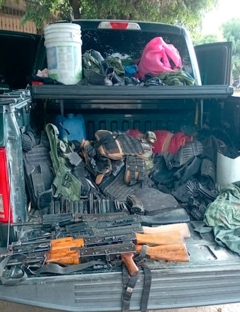 Autoridades federales investigan el origen del armamento asegurado y su posible vínculo con grupos delictivos. (SSPC)