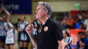 Paco Hervás confirmó su continuidad en Universitario previo a su triunfo ante Géminis por Liga Peruana de Vóley