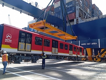 Octavo tren del metro llegó