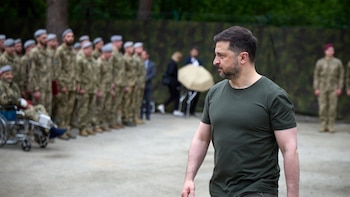 El Kremlin duda de las intenciones de Zelenski con su publicitada carta de paz a Putin: "Se cree que es Rambo"