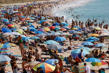 Vistas de la playa de Doniños en Ferrol, a 12 de agosto de 2026. (EFE/ Kiko Delgado)
