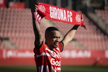 Alex Callens apenas disputó seis