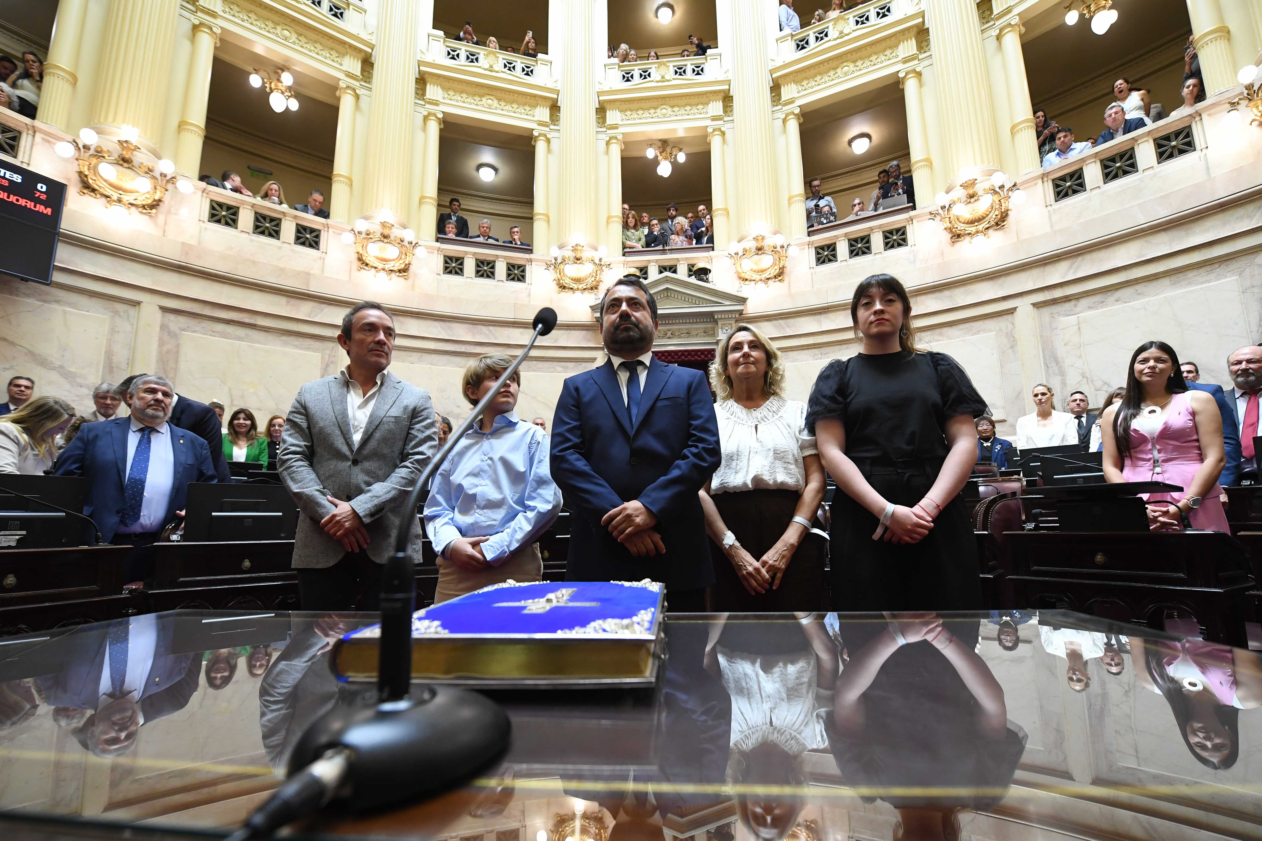 El libertario Gonzalo Guzmán Coraita (Salta) cuando juró como legislador en la Cámara alta, en diciembre pasado (Prensa Senado)