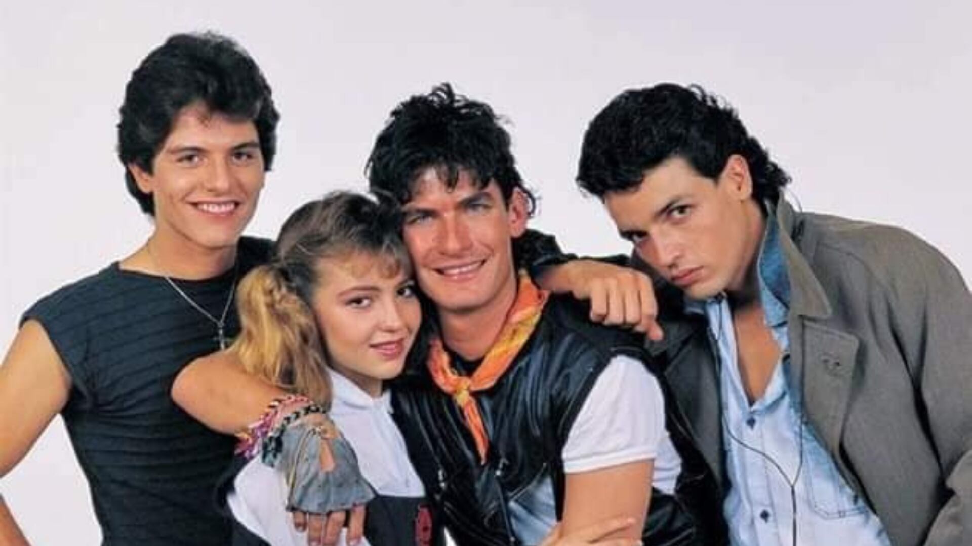 Lejos de las telenovelas, Sebastián Ligarde se ha mantenido activo en redes sociales, donde comparte reflexiones, recuerdos de su carrera y episodios de su vida personal. Imagen de Facebook