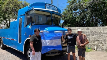 Christian, Ignacio y Carlos muestran