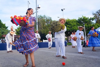 La municipalidad de San Salvador Centro realizó una Tarde Típica en la plaza Masferrer, iniciativa impulsada por el alcalde Mario Durán (Foto cortesía Alcaldía de San Salvador Centro)