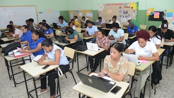 República Dominicana formará a más de 40 mil docentes con un programa que prioriza habilidades digitales y alfabetización