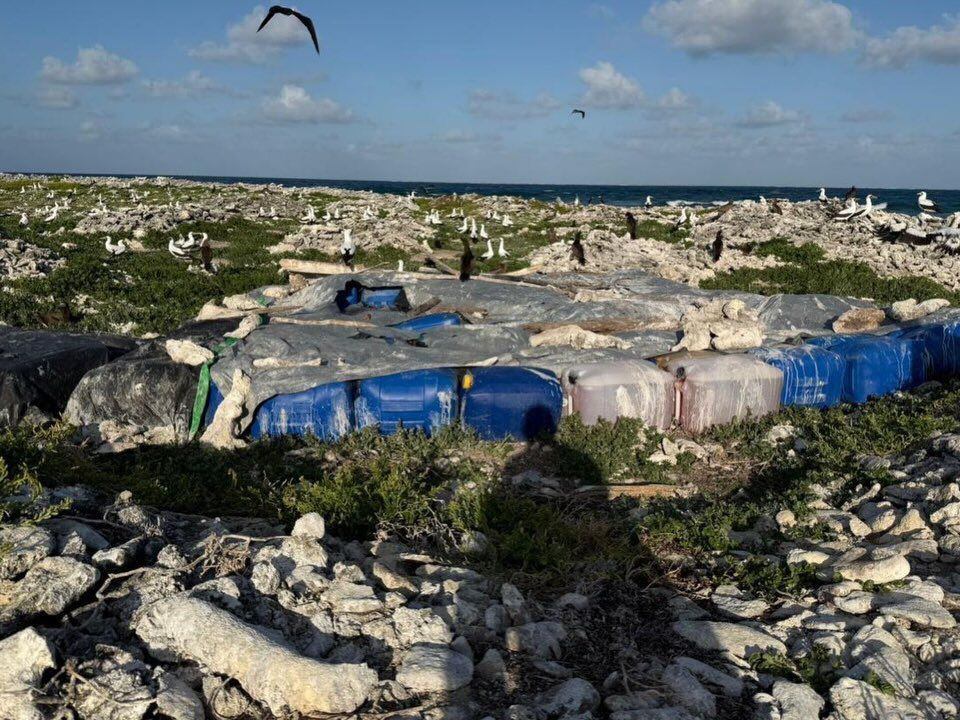 Las investigaciones buscan determinar el origen y destino del combustible encontrado. (Foto: Fuerza Naval de Honduras)
