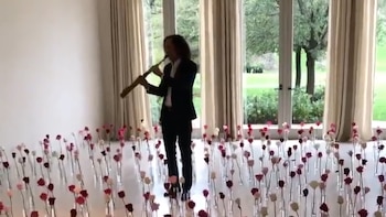 Kenny G mostró en vivo la respiración circular, una técnica que le permite sostener una nota continua mientras respira por la nariz