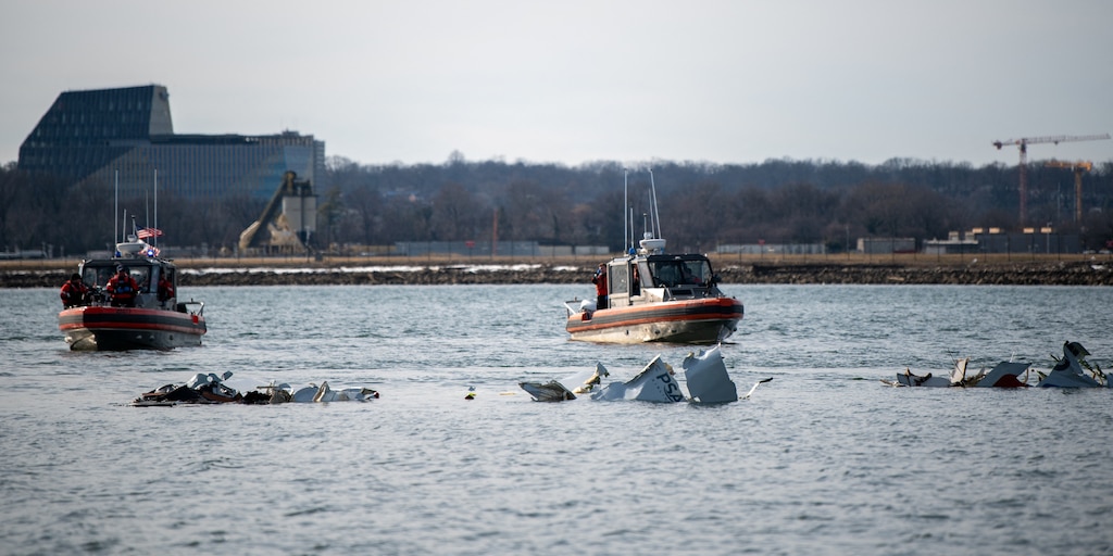 Tres muertos y un desaparecido tras el vuelco de una embarcación cerca de Nueva York - Infobae