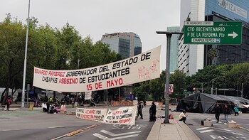 Estudiantes bloquean Paseo de la