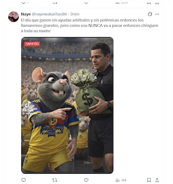 Un meme muestra una rata sonriente con una camiseta del Club América, apuntando a un árbitro que sostiene una bolsa de dinero en un estadio de fútbol