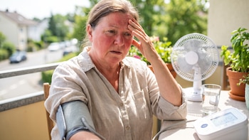 ¿Por qué la presión arterial puede descontrolarse en verano y cómo mantenerla estable?