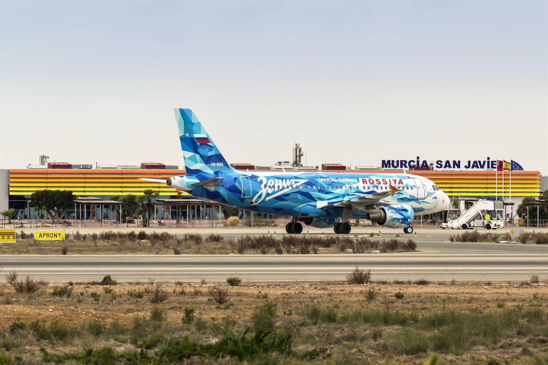 Dos aerolíneas rusas suspenden sus vuelos a Cuba por la escasez de combustible
