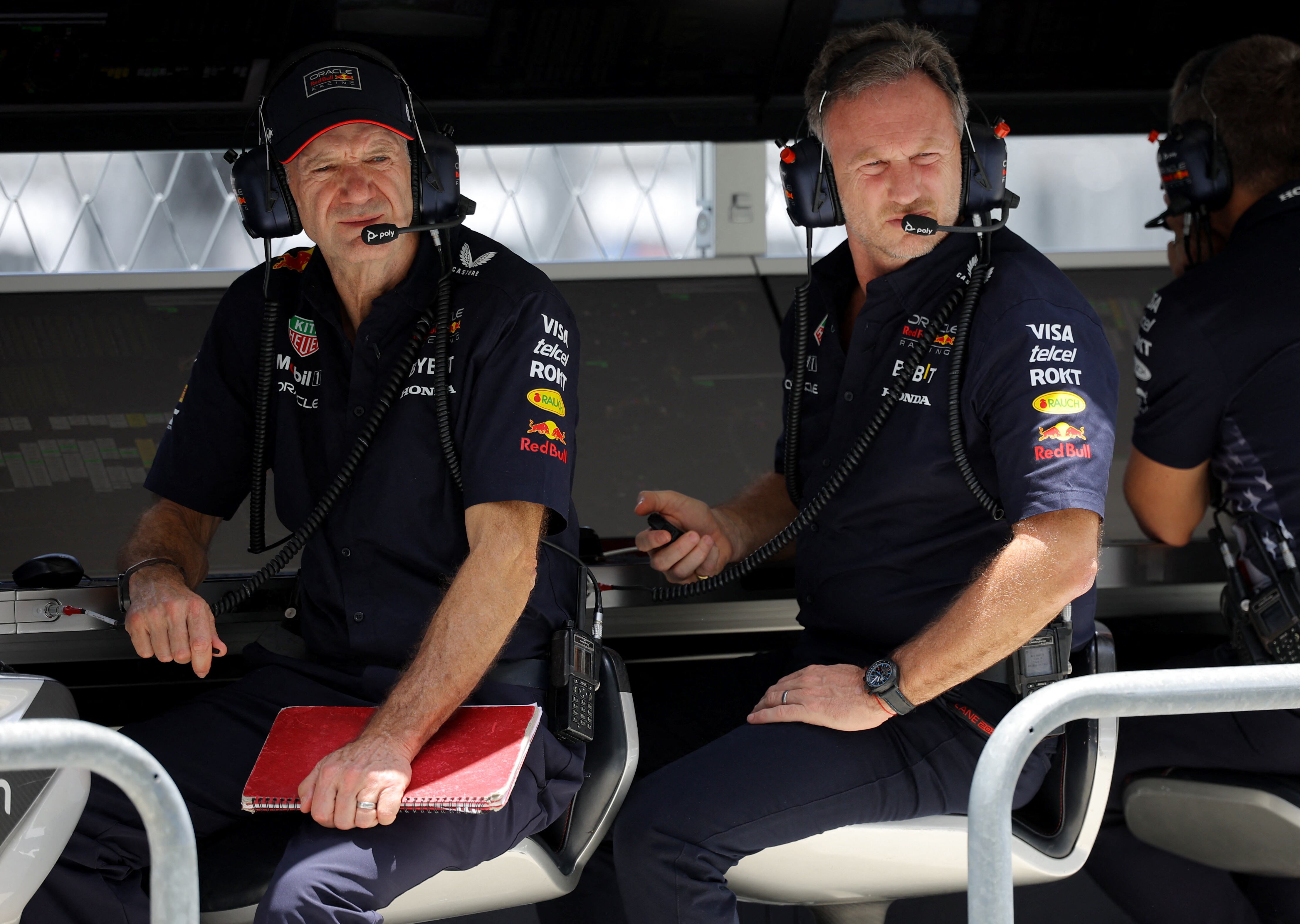 Adrian Newey y Horner en su etapa en Red Bull. El primero se fue a Aston Martin y el segundo, ahora está disponible para volver a trabajar en la F1 (REUTERS/Brian Snyder)