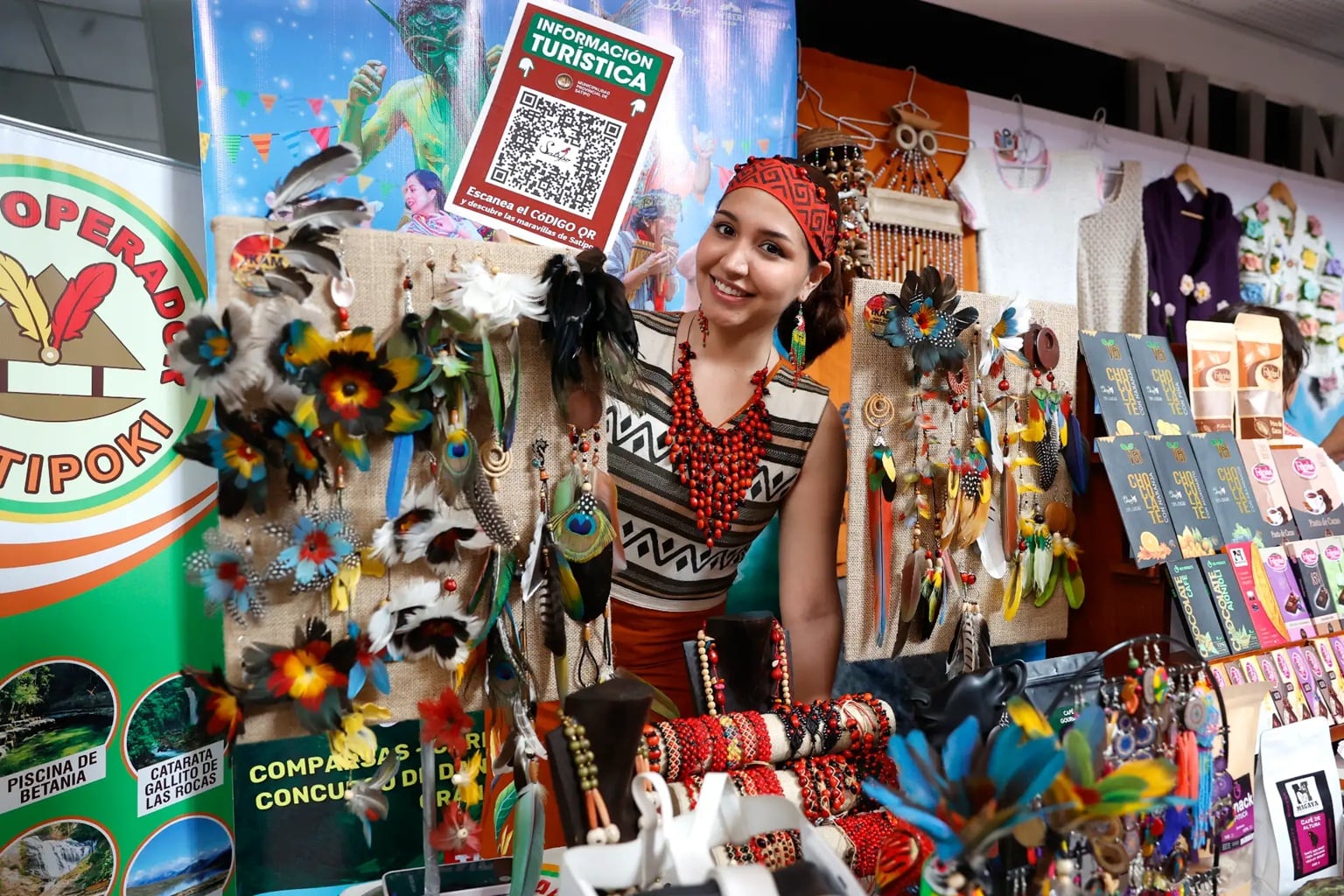 Una representante de Junín promueve la riqueza cultural y turística de la región, el cuarto destino más visitado de Perú, durante el lanzamiento de los Carnavales 2026 en Lima (Andina)