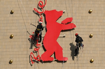 La gigantografía del oso que