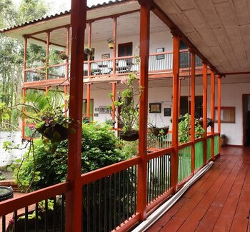 El parque principal alberga esculturas