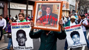 Tras reunirse con Sheinbaum, padres de los 43 de Ayotzinapa buscan reactivar investigación contra Ángel Aguirre