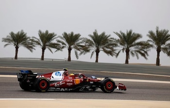 Lewis Hamilton en los test de prueba con Ferrari en Bahrein (REUTERS/Hamad I Mohammed)