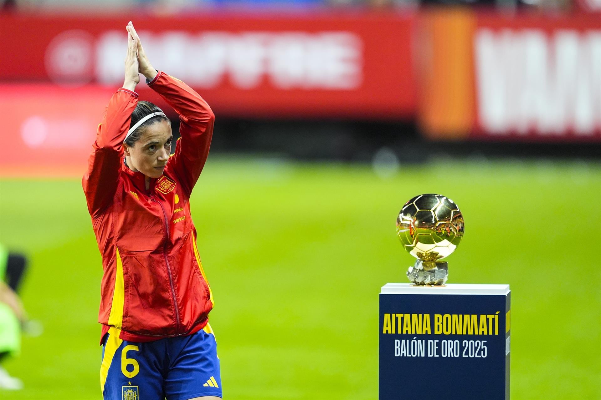 Aitana Bonmatí, Alexia Putellas y Mariona Caldentey copan el podio de las  50 mejores de 2025 de ESPN FC - Infobae, image size:1920x1279