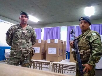 Unas 100 mil urnas se