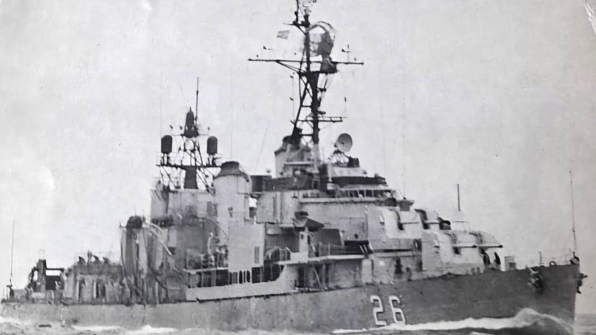 El Destructor Bouchard, una de las naves que fue a la búsqueda de los náufragos del Crucero General Belgrano