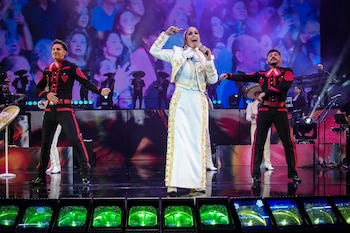 Chadbi y Jesús Gama Jr. hicieron de bailarines junto a Lucero en los temas más ritmicos de su segmento ranchero (Ocesa: José Jorge Carreón)