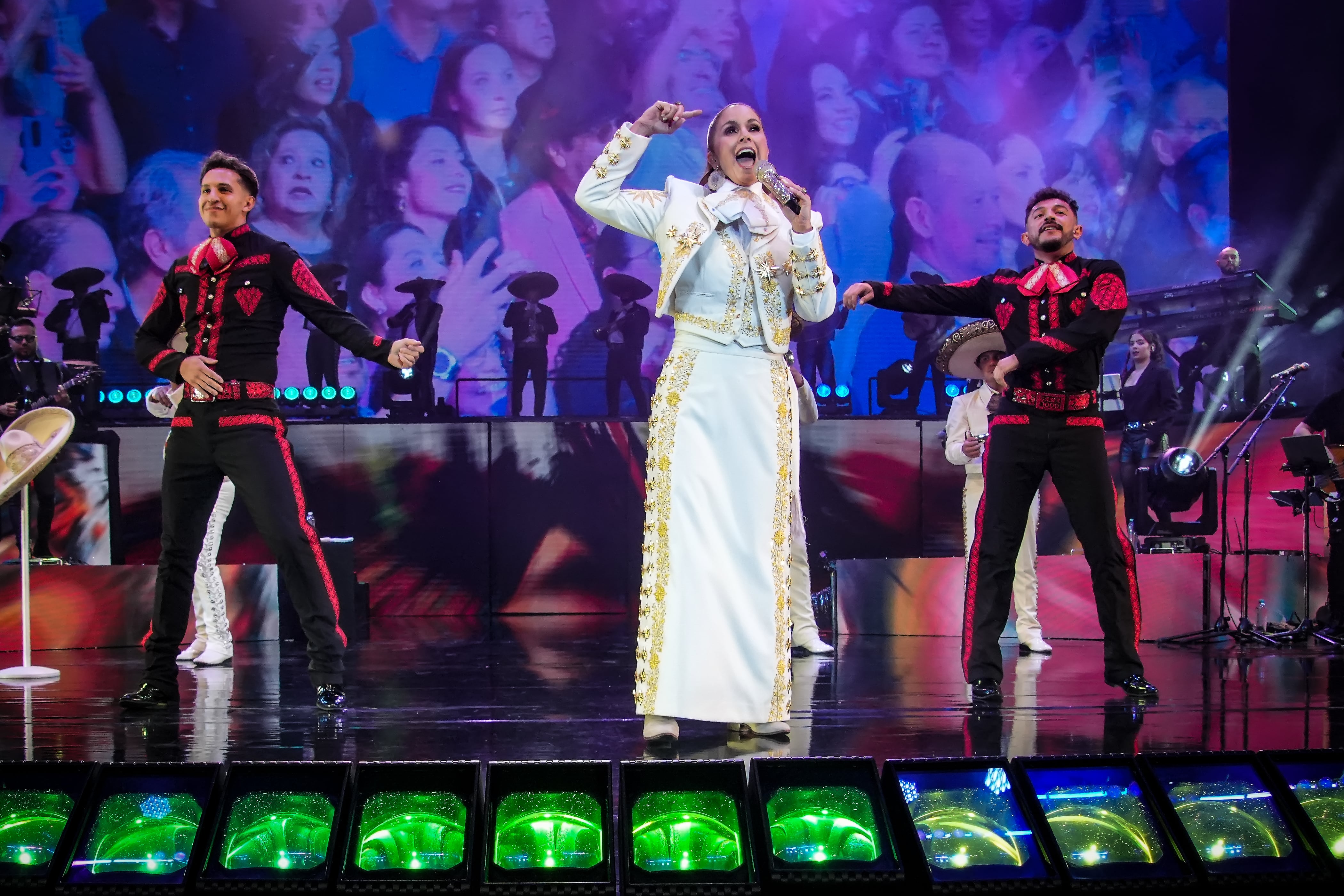 La identidad del supuesto nuevo novio de Lucero permanece en el anonimato, lo que ha incrementado el interés en los medios de espectáculos (Ocesa: José Jorge Carreón)