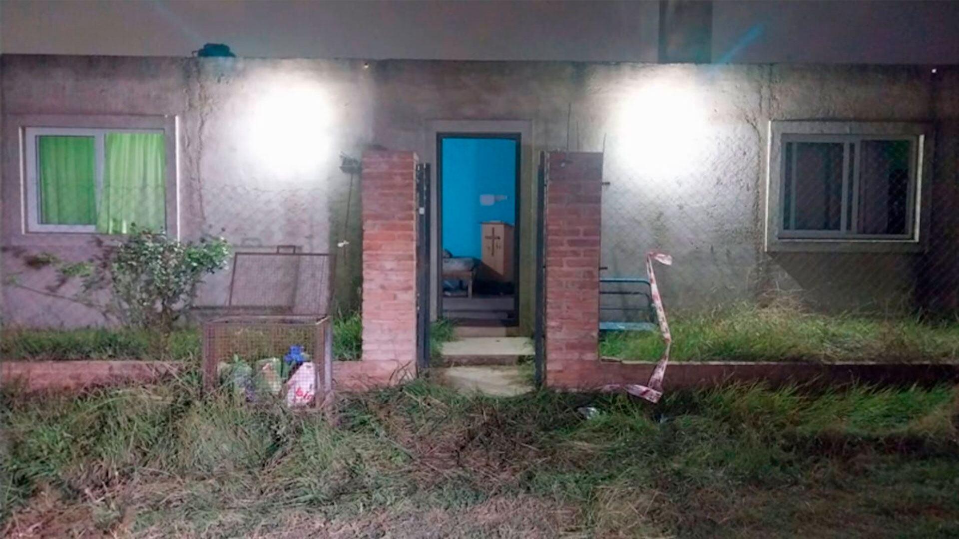 La casa donde hallaron los cuerpos (Foto: Captura el Doce TV)