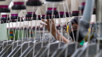 Comercio ilícito golpea a la industria: 74% de empresas reporta caída de ventas