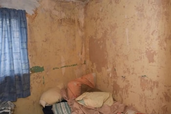 Otra foto del dormitorio donde